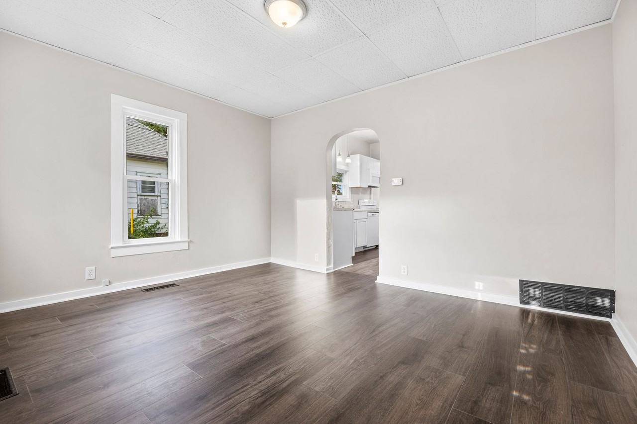 109 S Attica Rd - Photo 6 of 18