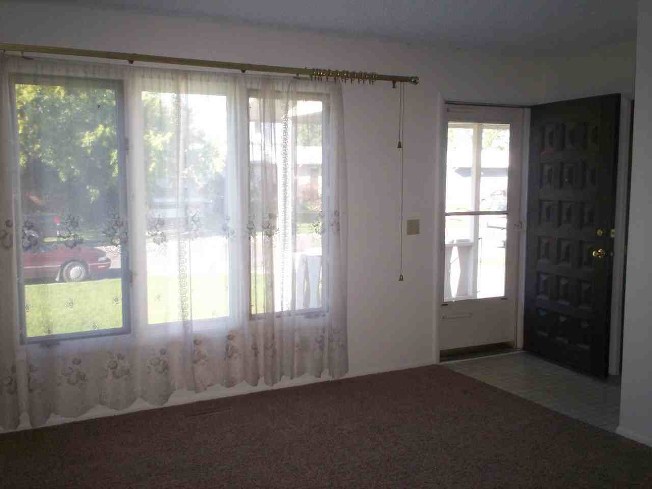 2914 Vermillion Dr - Photo 3 of 8
