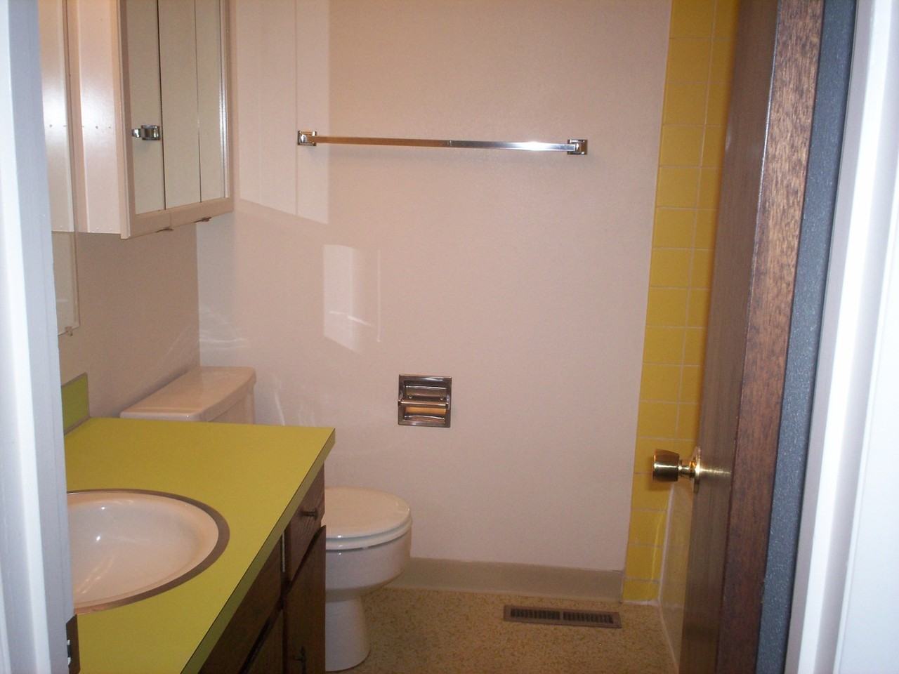 2914 Vermillion Dr - Photo 6 of 8