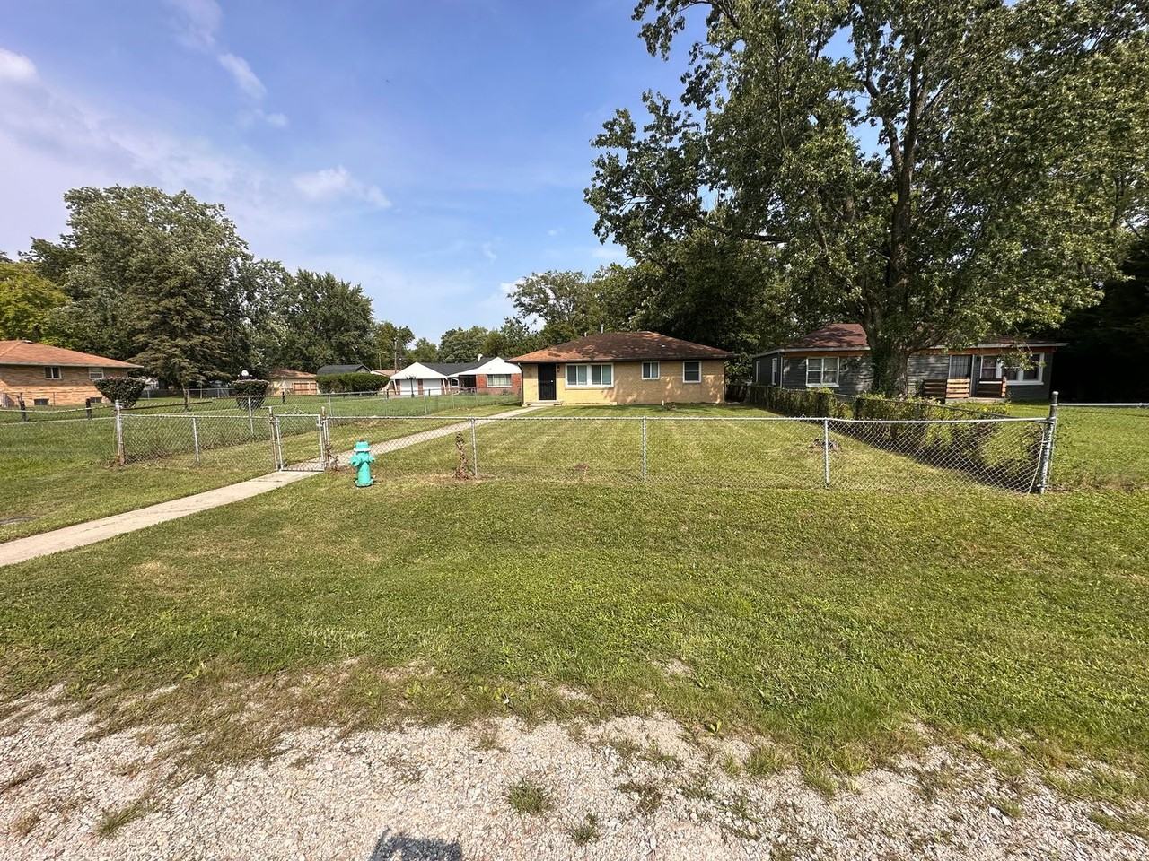 4013 N Grand Ave - Photo 2 of 19