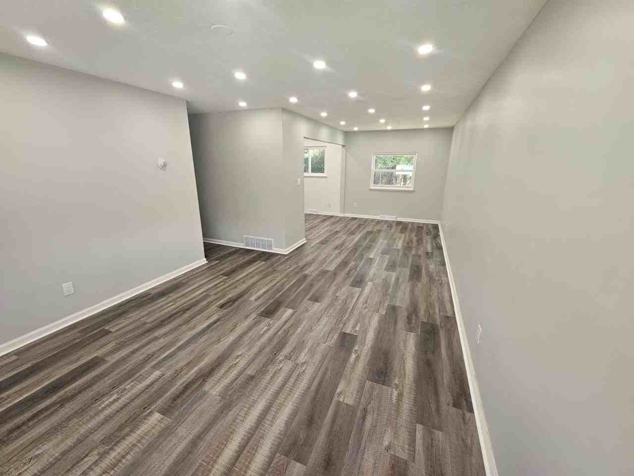 5661 Lafayette Ave - Photo 5 of 19