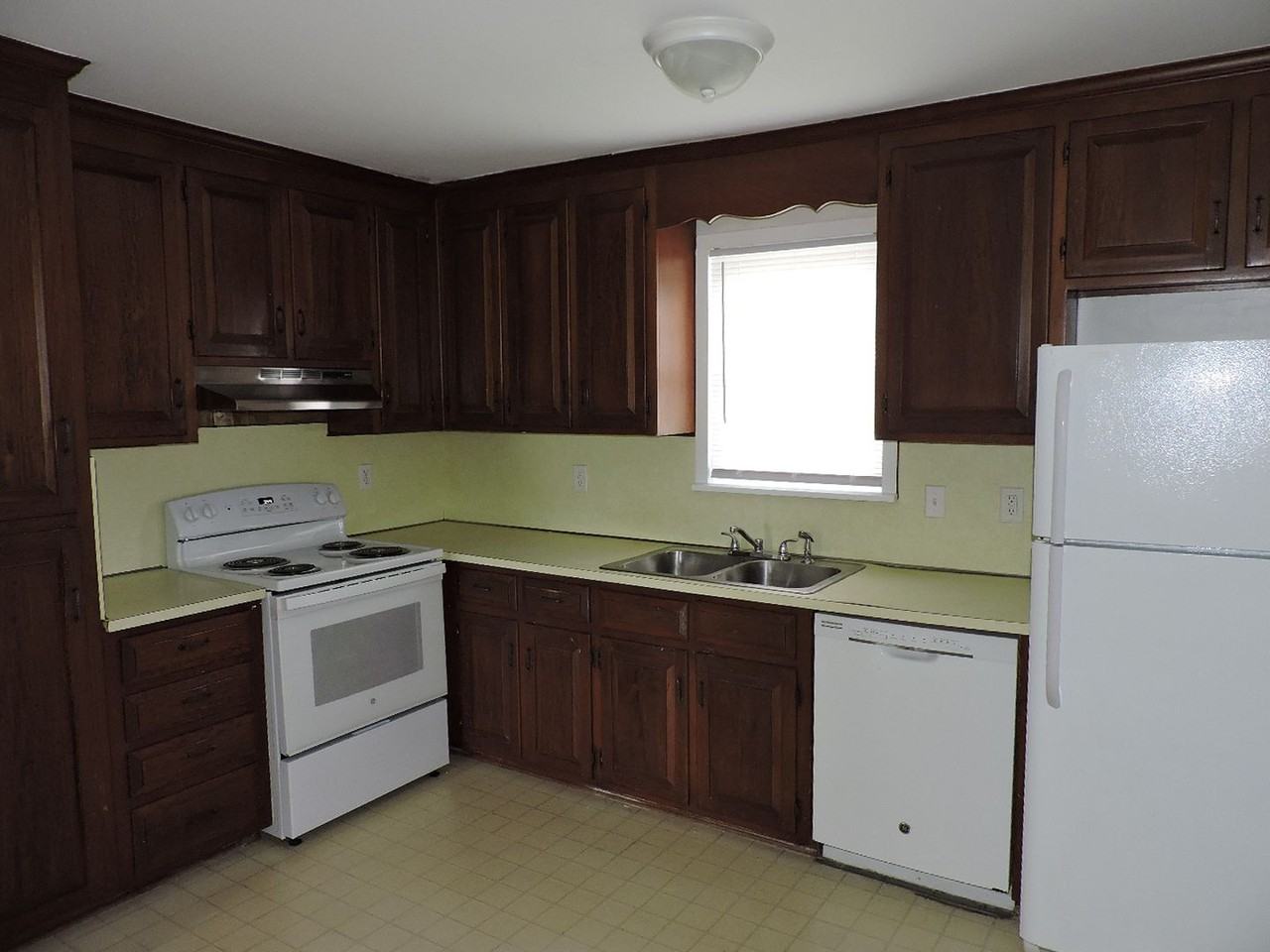 1569 Greate Rd - Photo 4 of 12