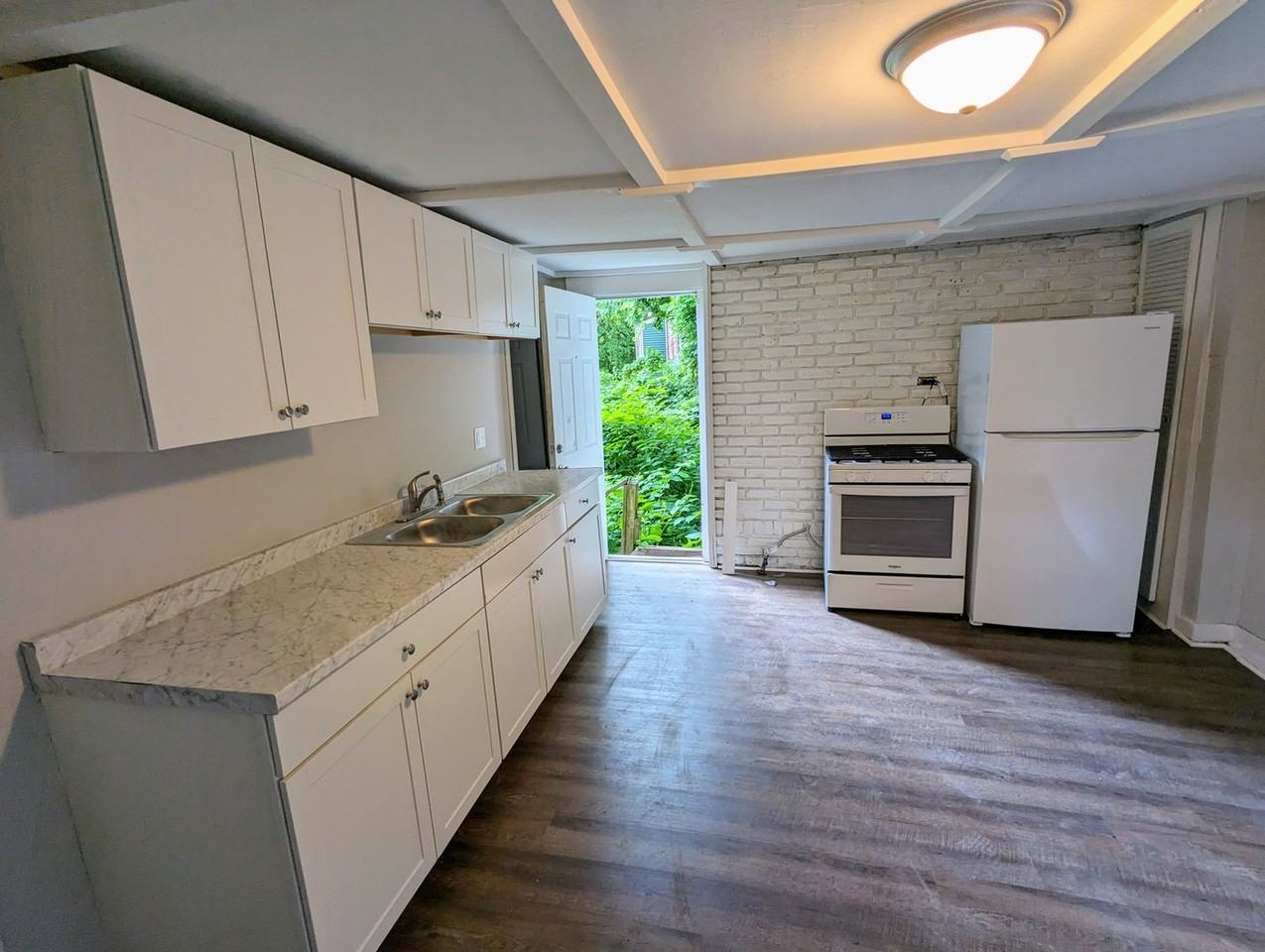 1931 Federal Street Ext - Photo 2 of 12