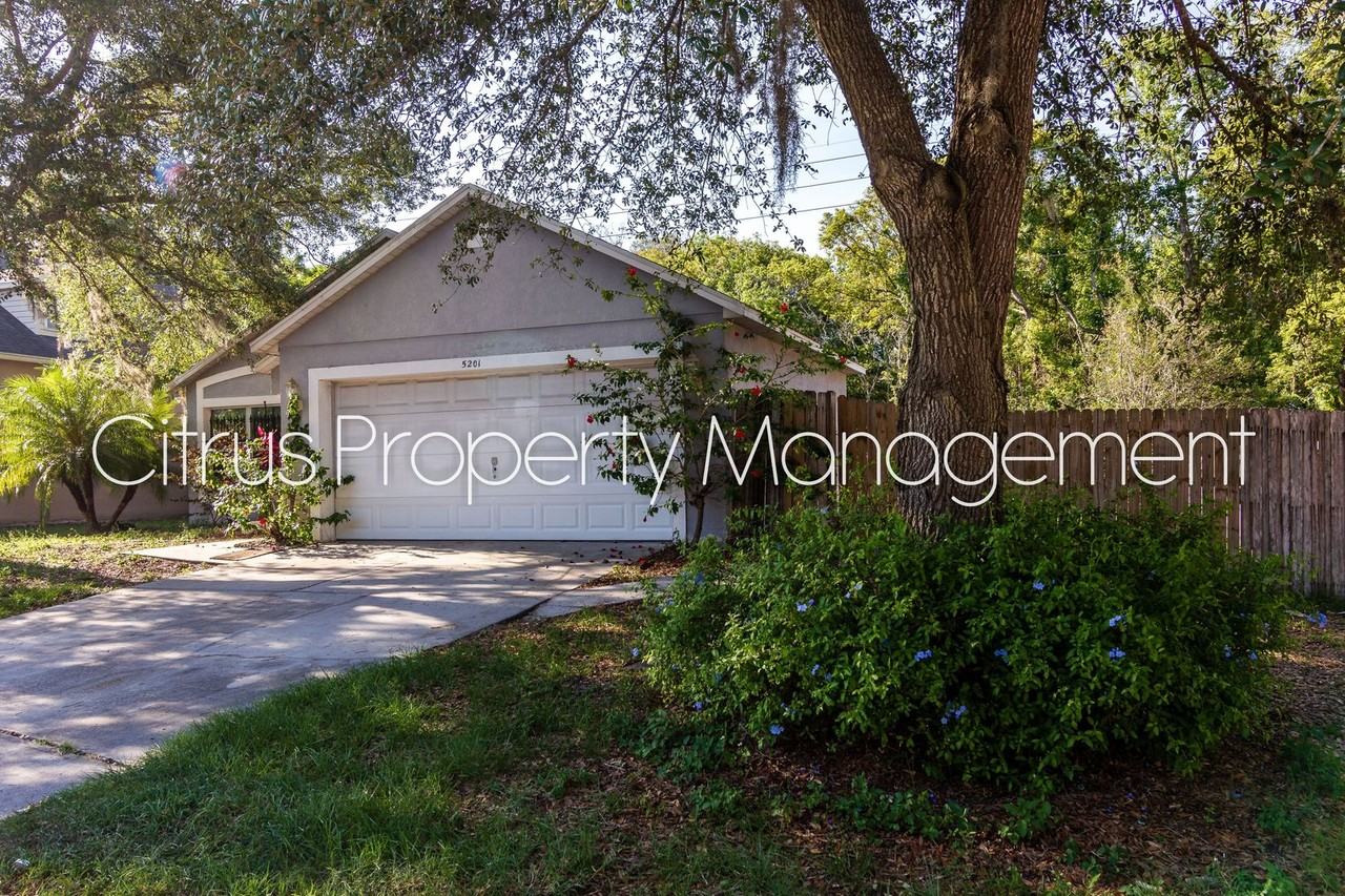 5201 Yaupon St - Photo 2 of 19