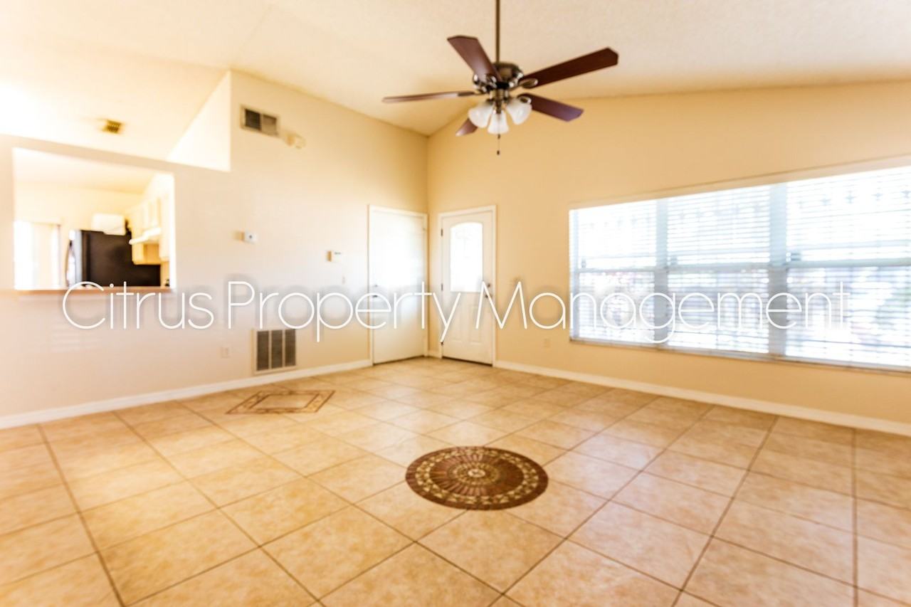 5201 Yaupon St - Photo 3 of 19