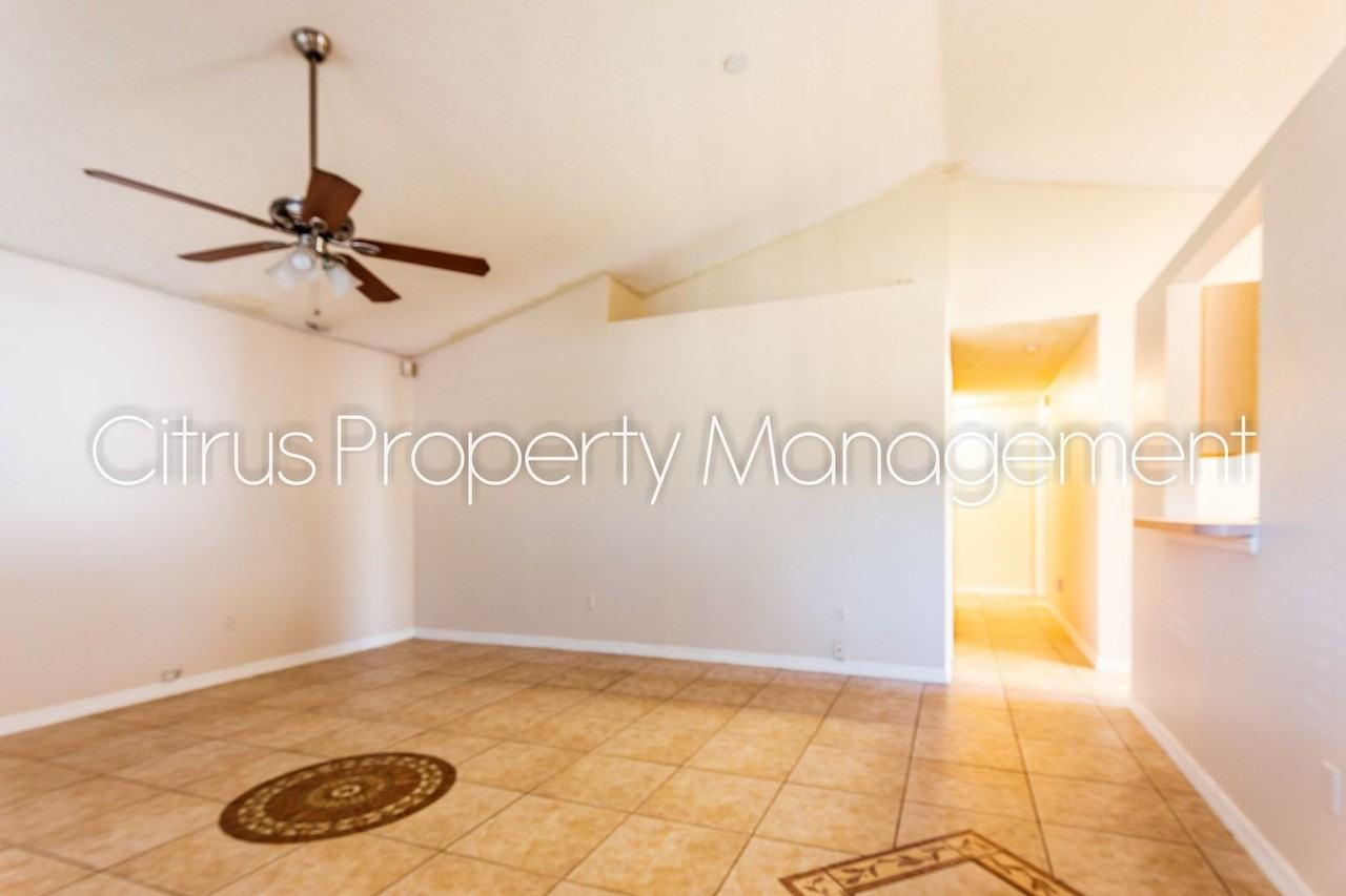 5201 Yaupon St - Photo 4 of 19