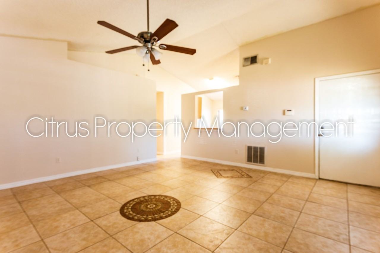 5201 Yaupon St - Photo 5 of 19