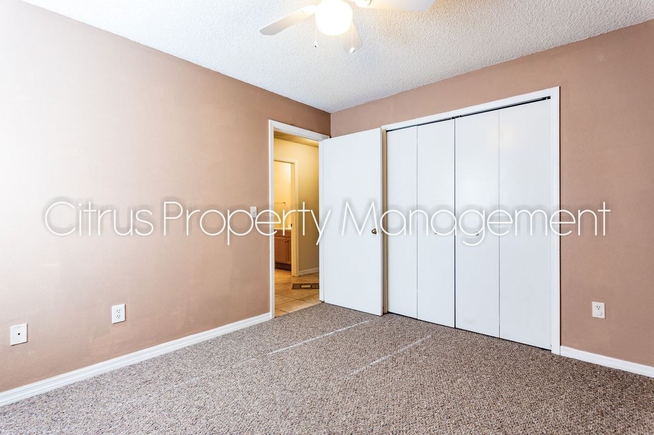 5201 Yaupon St - Photo 2 of 19