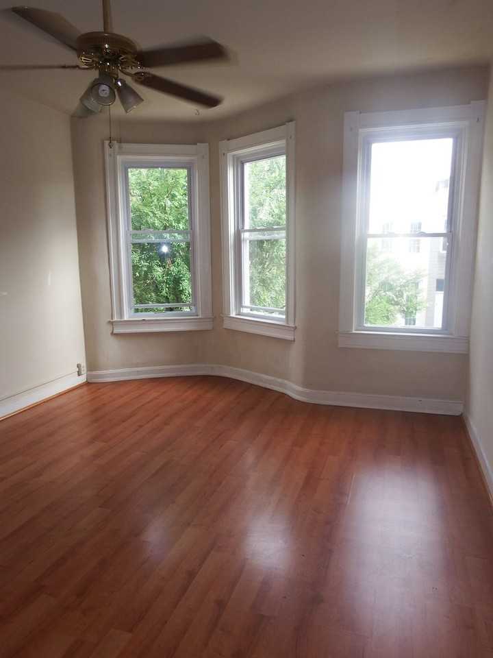 809 Powers St - Photo 7 of 15