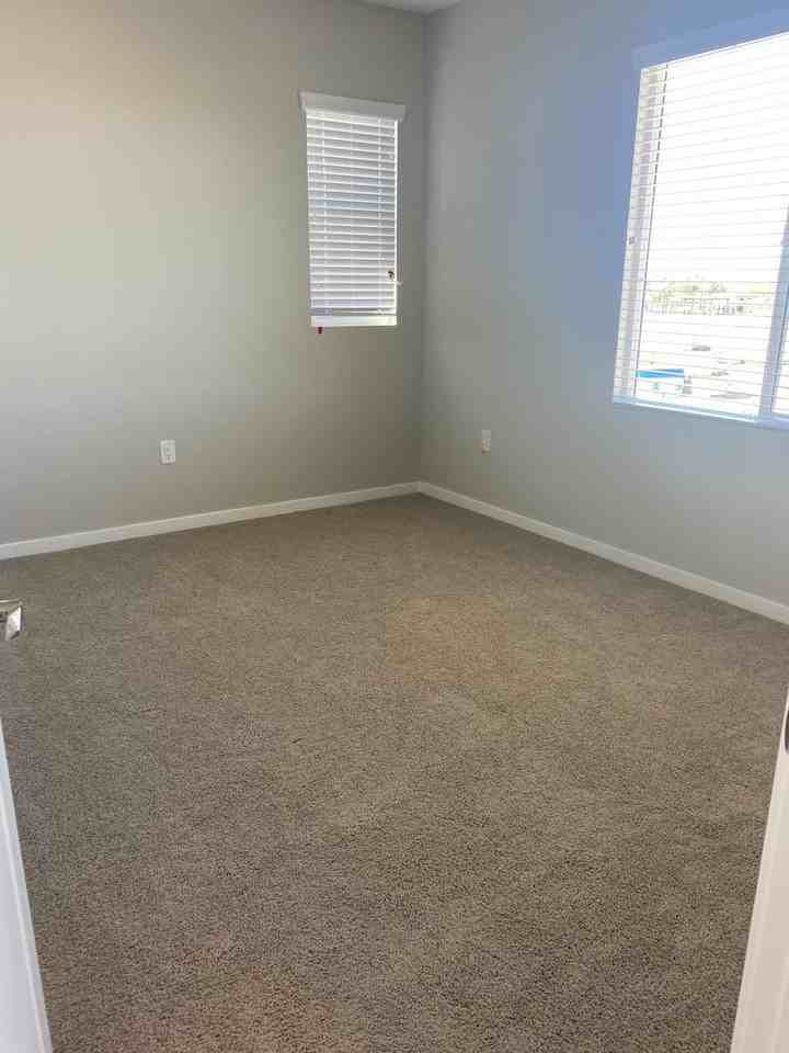 773 E Lark St - Photo 4 of 16