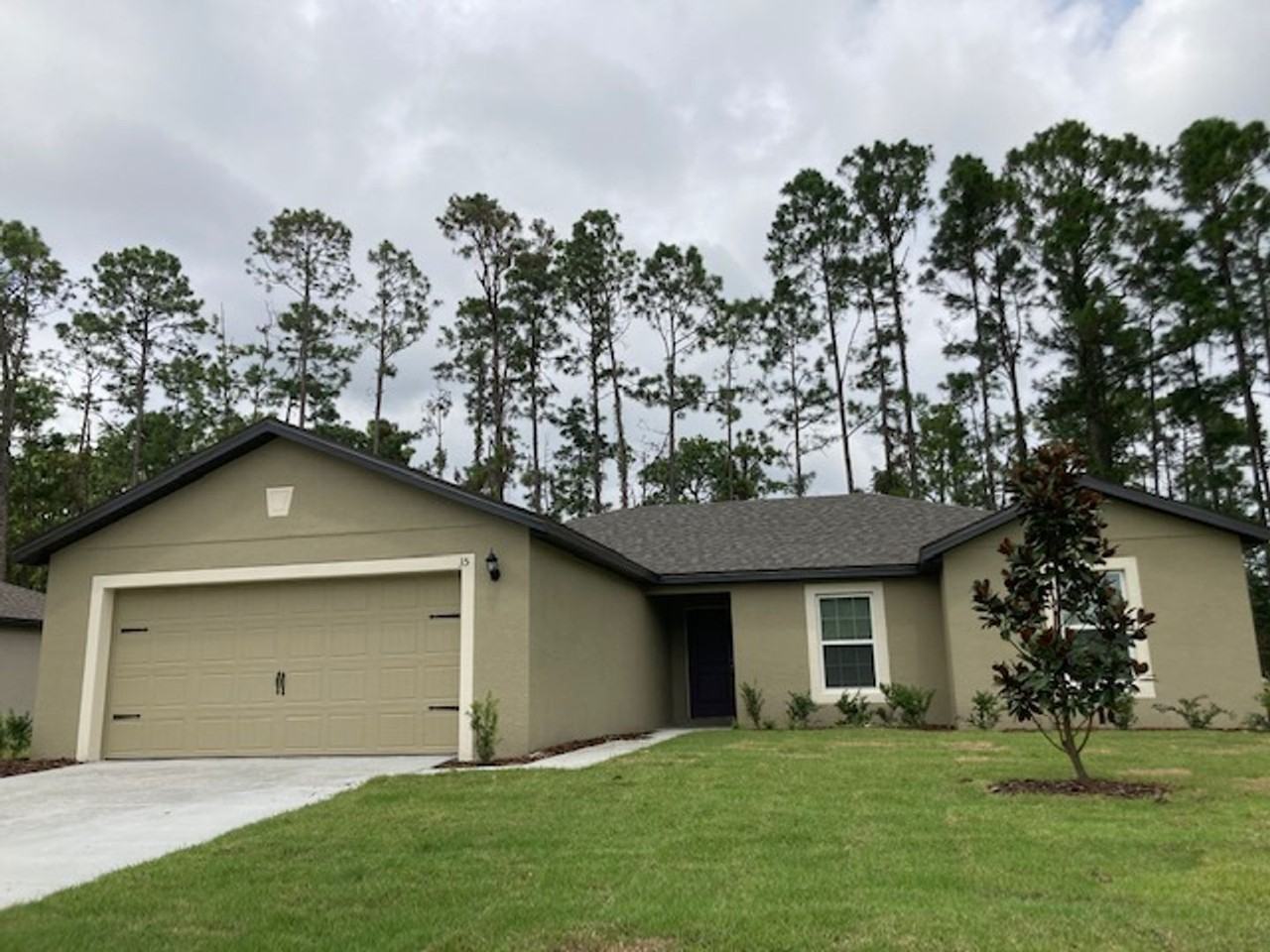 35 Port Royal Dr - Photo 2 of 25