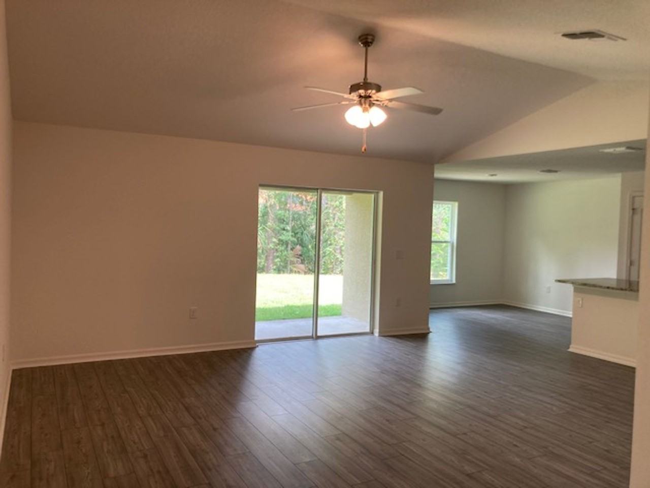 35 Port Royal Dr - Photo 4 of 25