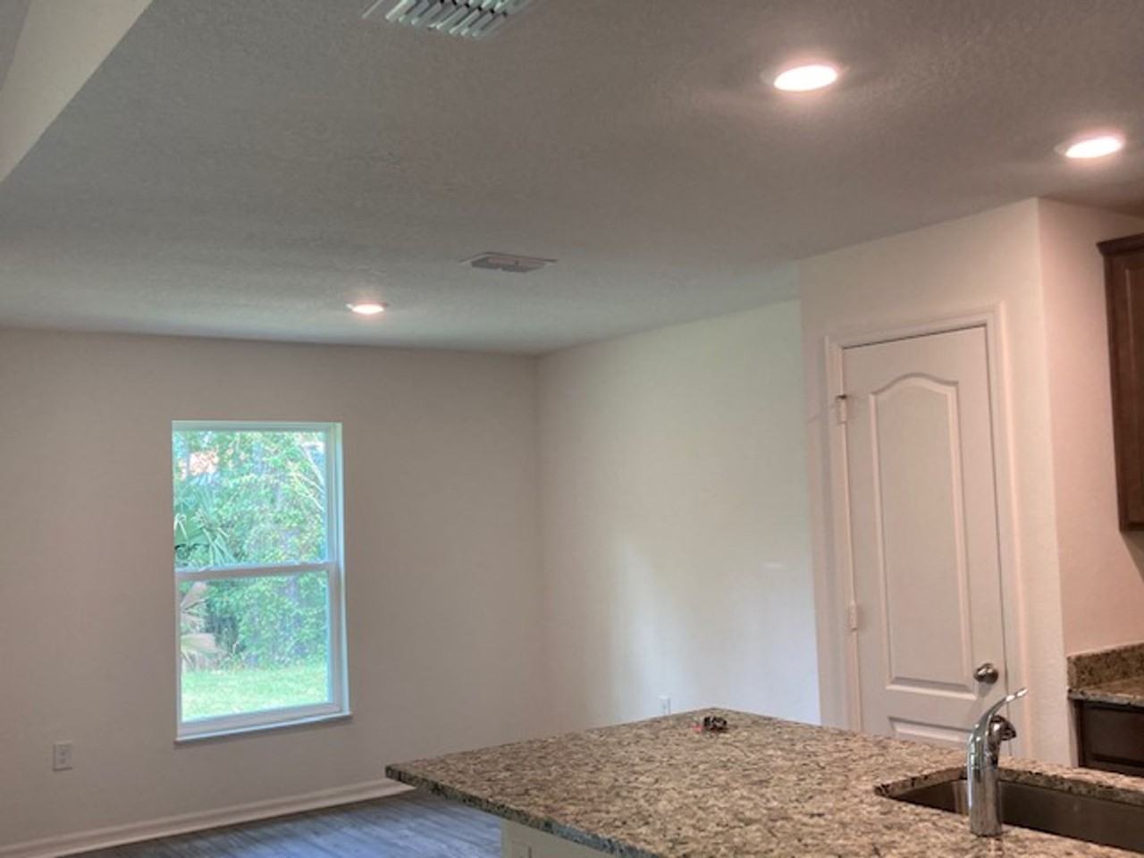 35 Port Royal Dr - Photo 6 of 25