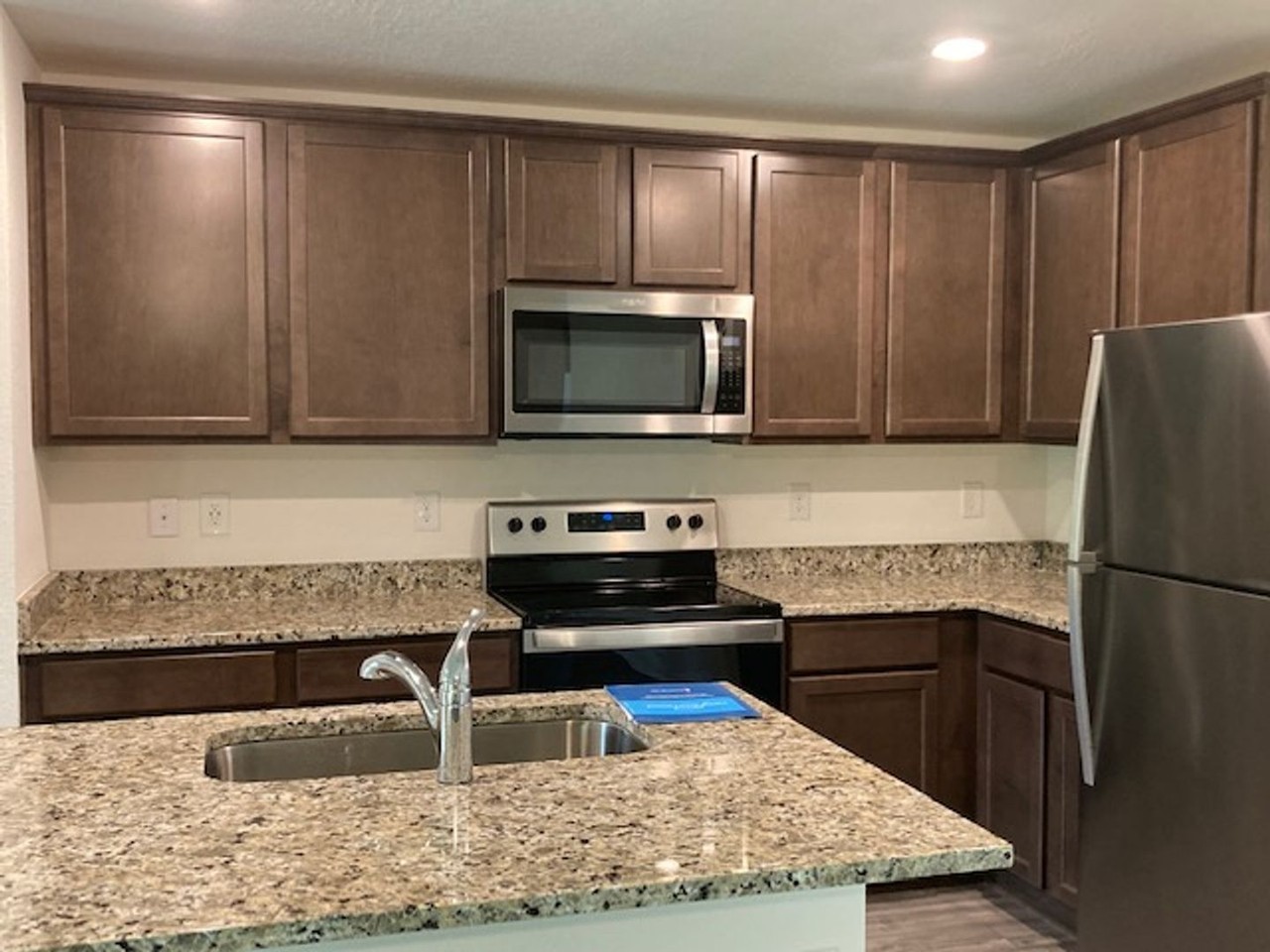 35 Port Royal Dr - Photo 6 of 26