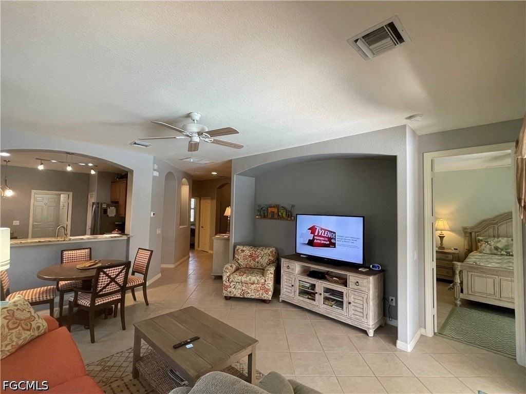 10630 Camarelle Cir - Photo 4 of 50