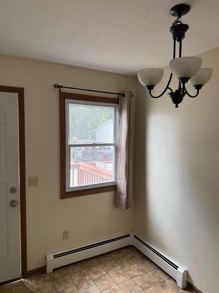 946 Willow St - Photo 5 of 20
