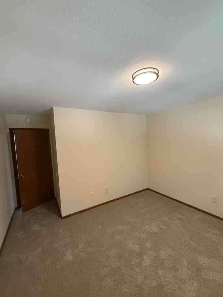 946 Willow St - Photo 7 of 20
