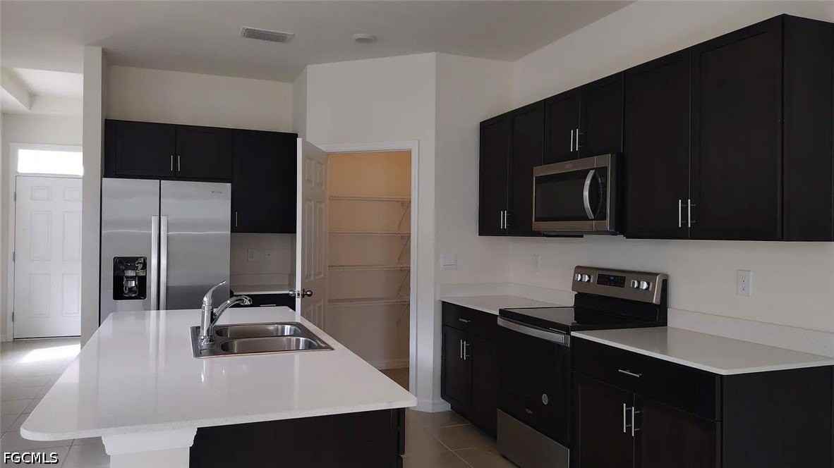 816 Friendship Cir - Photo 4 of 9
