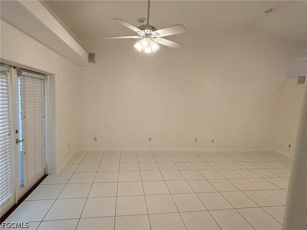 1012 Se 12th Ter - Photo 5 of 20