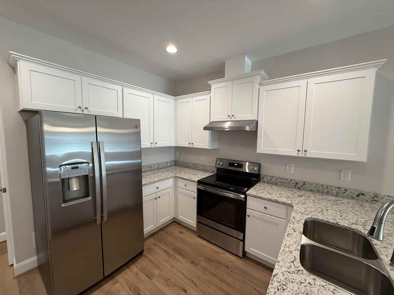 602 W Hill St #1 - Photo 3 of 15