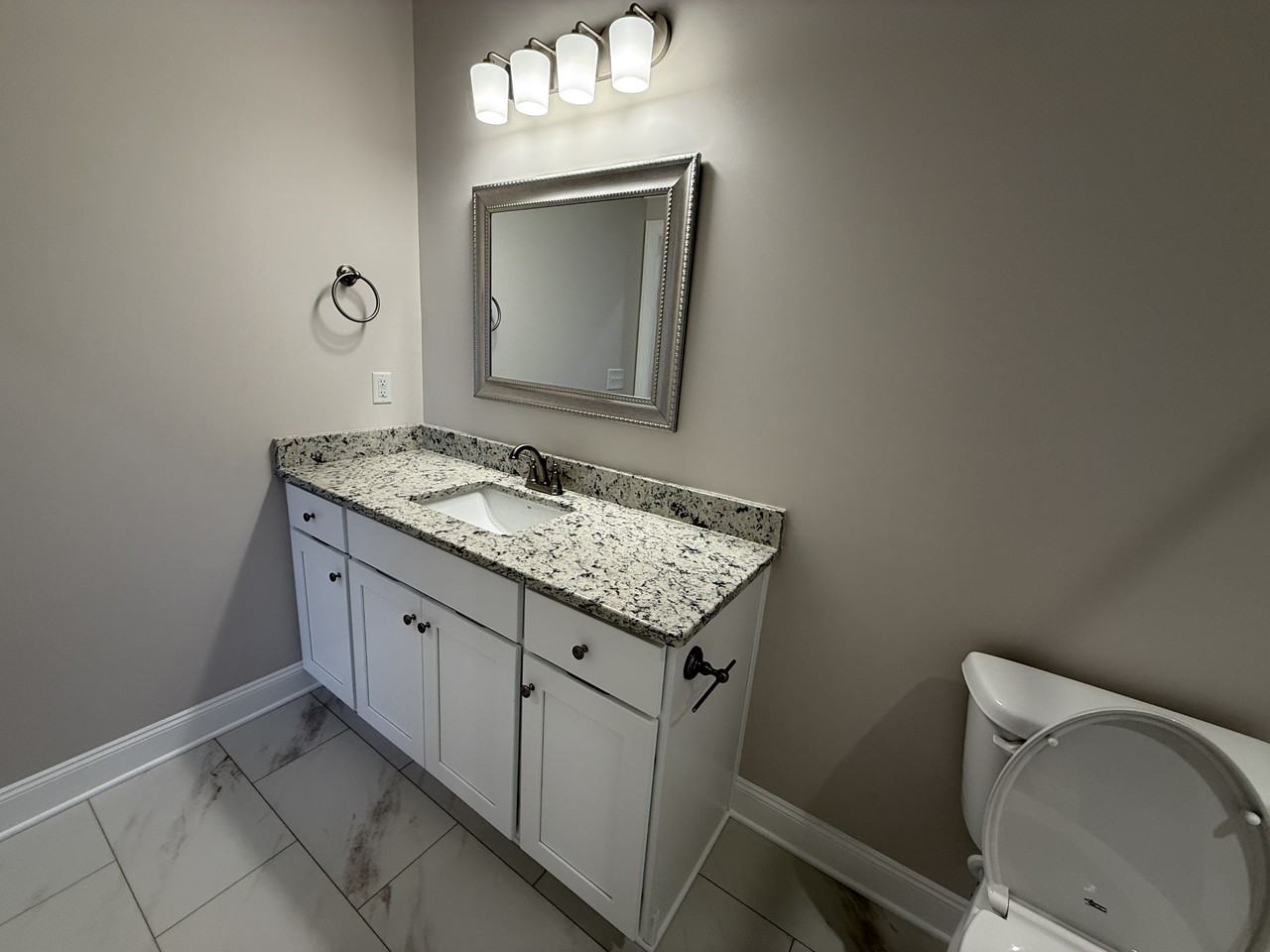 602 W Hill St #1 - Photo 4 of 15