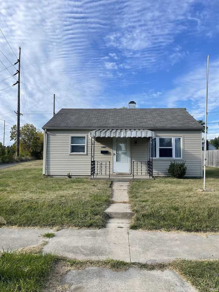 1940 Sinclair St - Photo 2 of 12