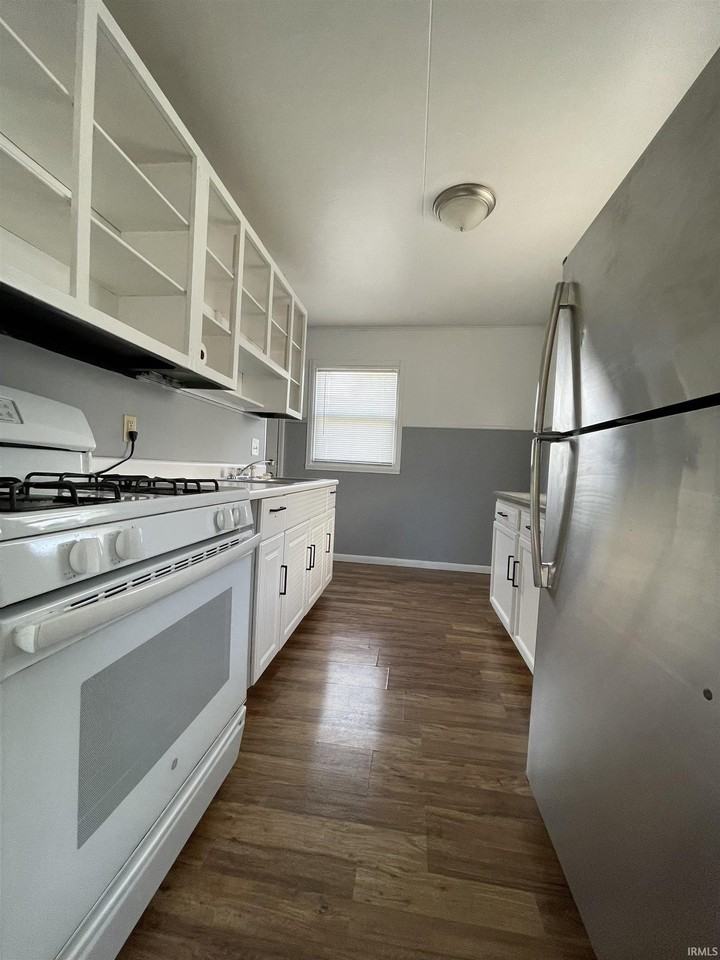 1940 Sinclair St - Photo 4 of 12
