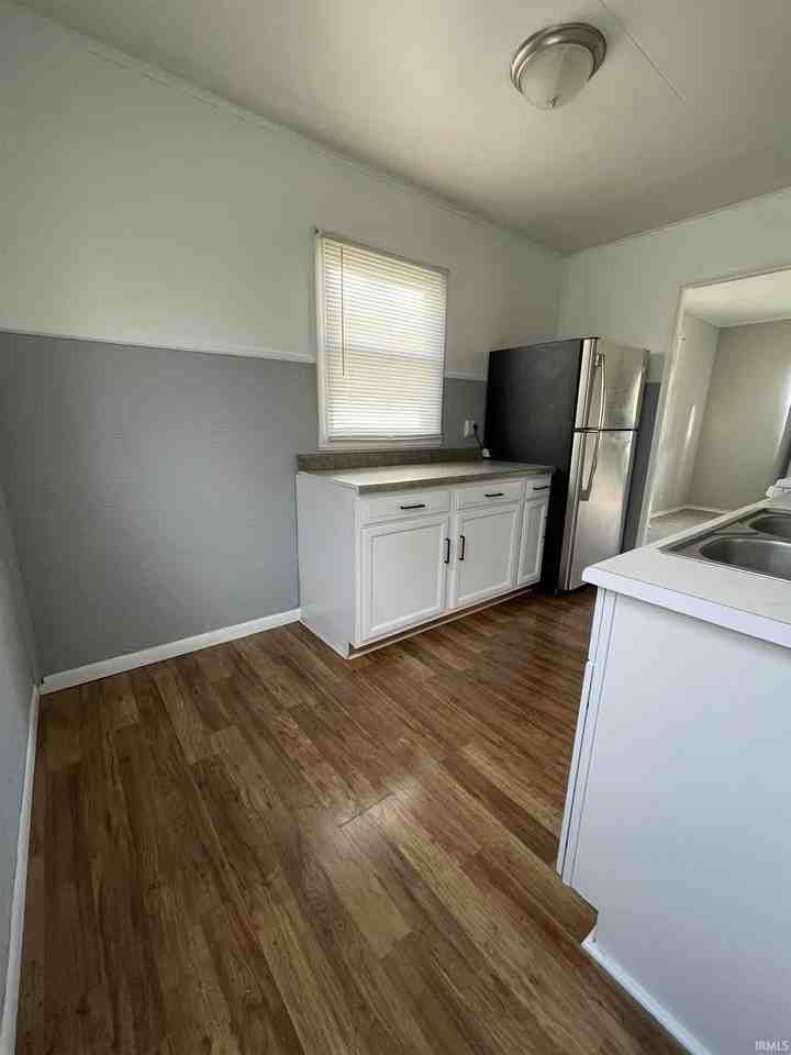 1940 Sinclair St - Photo 5 of 12