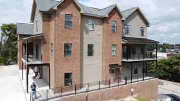 featured image of 1207 Hedge Ave