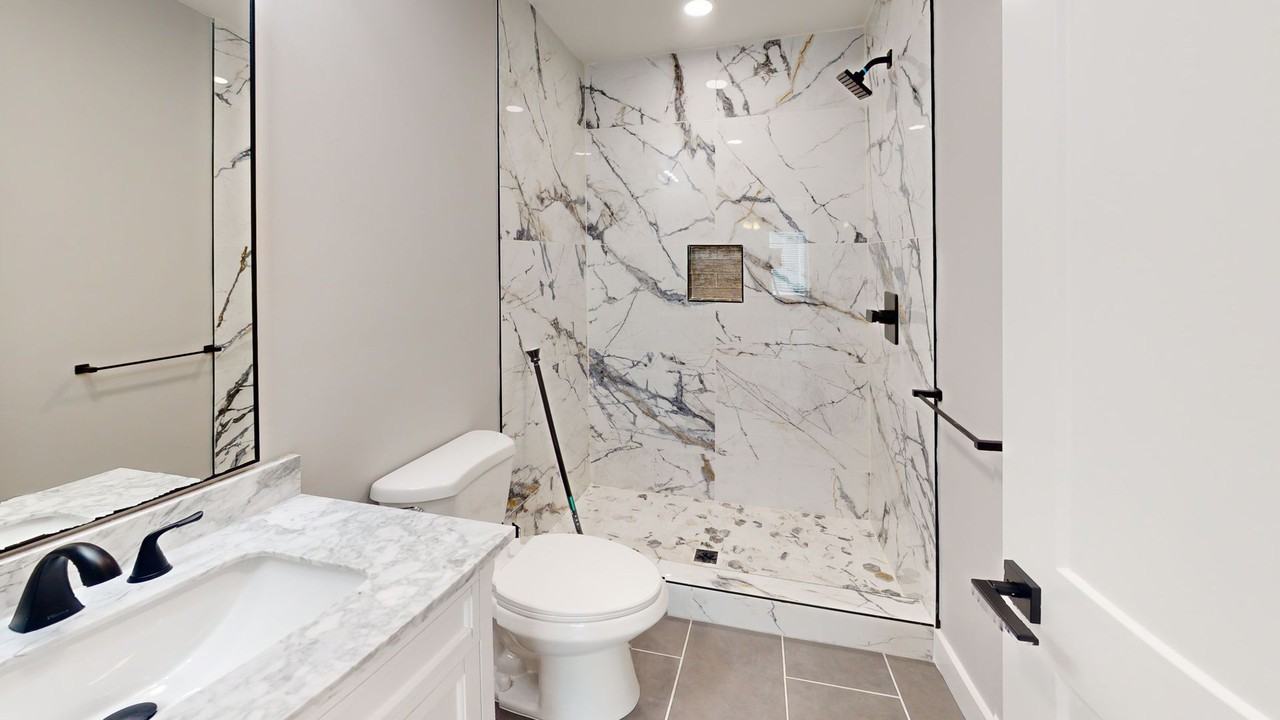 1207 Hedge Ave - Photo 4 of 23