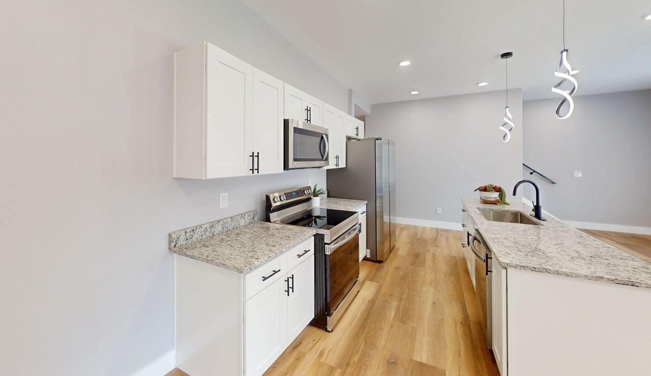 1209 Hedge Ave - Photo 4 of 26