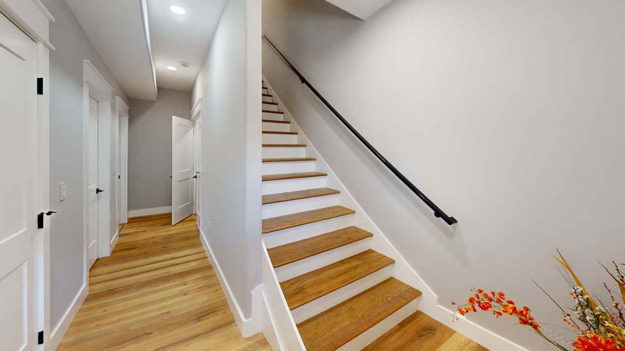 1209 Hedge Ave - Photo 6 of 26