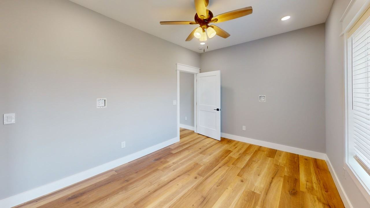 1209 Hedge Ave - Photo 7 of 26