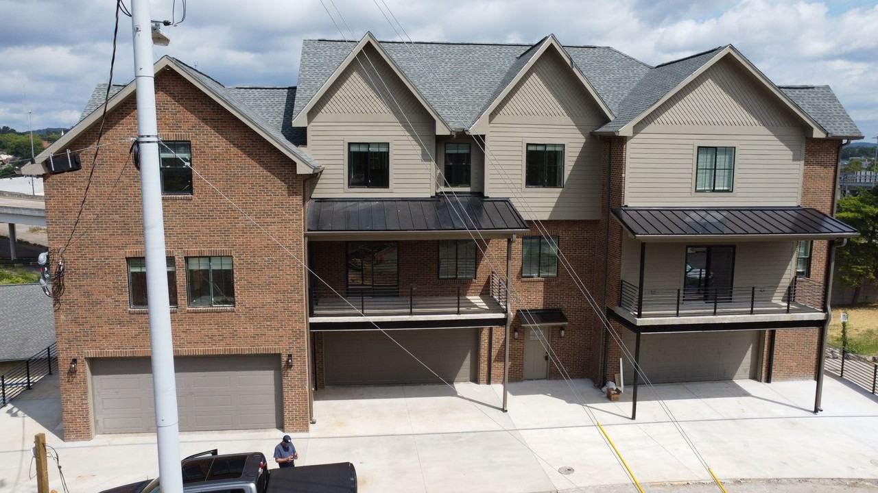 1211 Hedge Ave - Photo 5 of 25