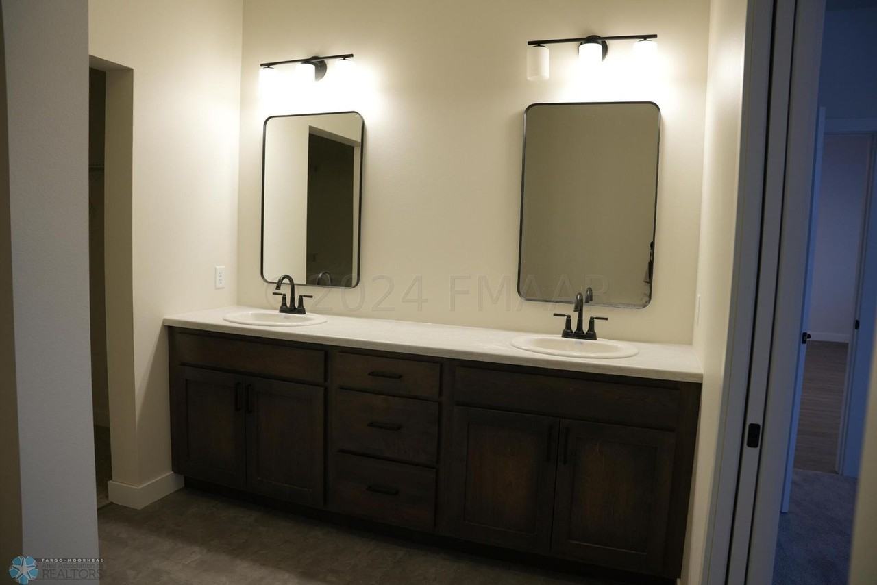1606 6th Ave Ne - Photo 3 of 7