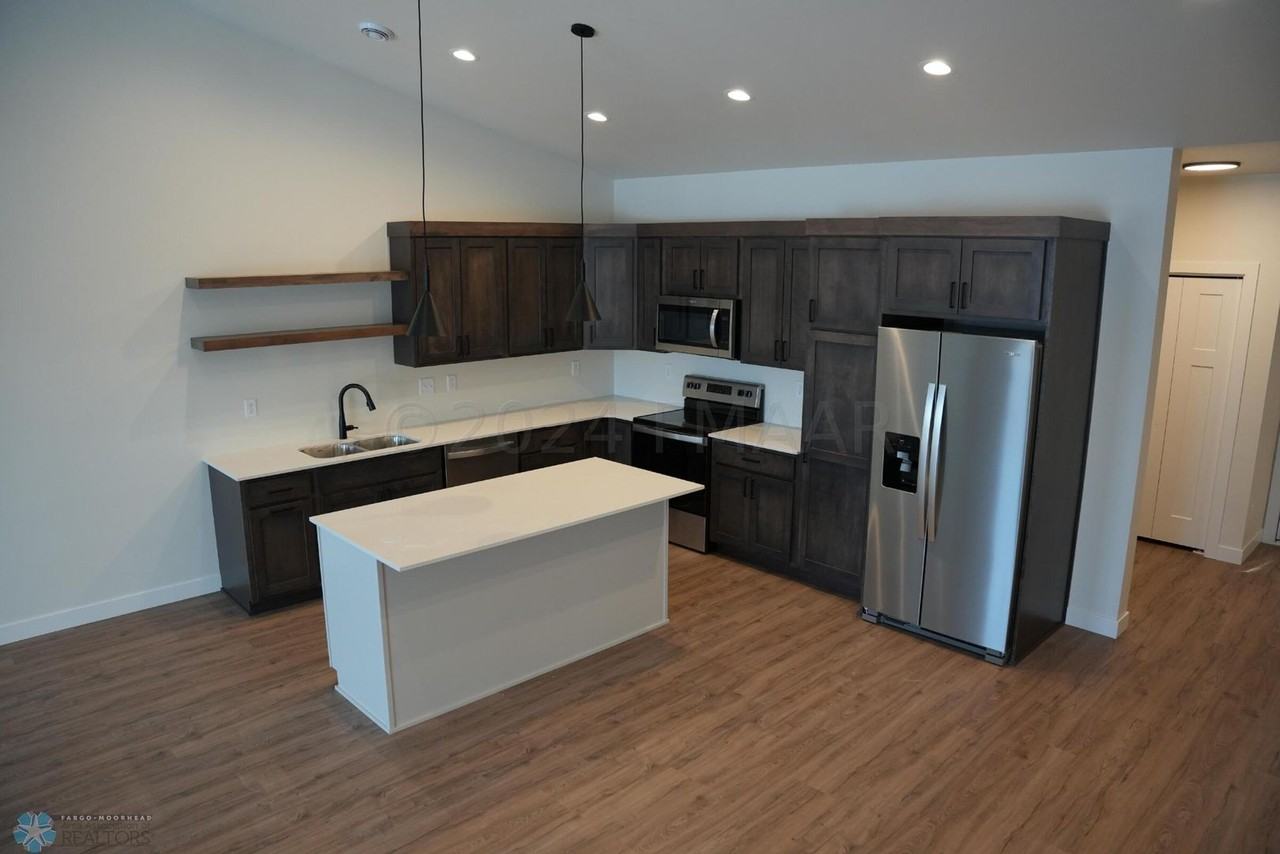 1606 6th Ave Ne - Photo 5 of 7
