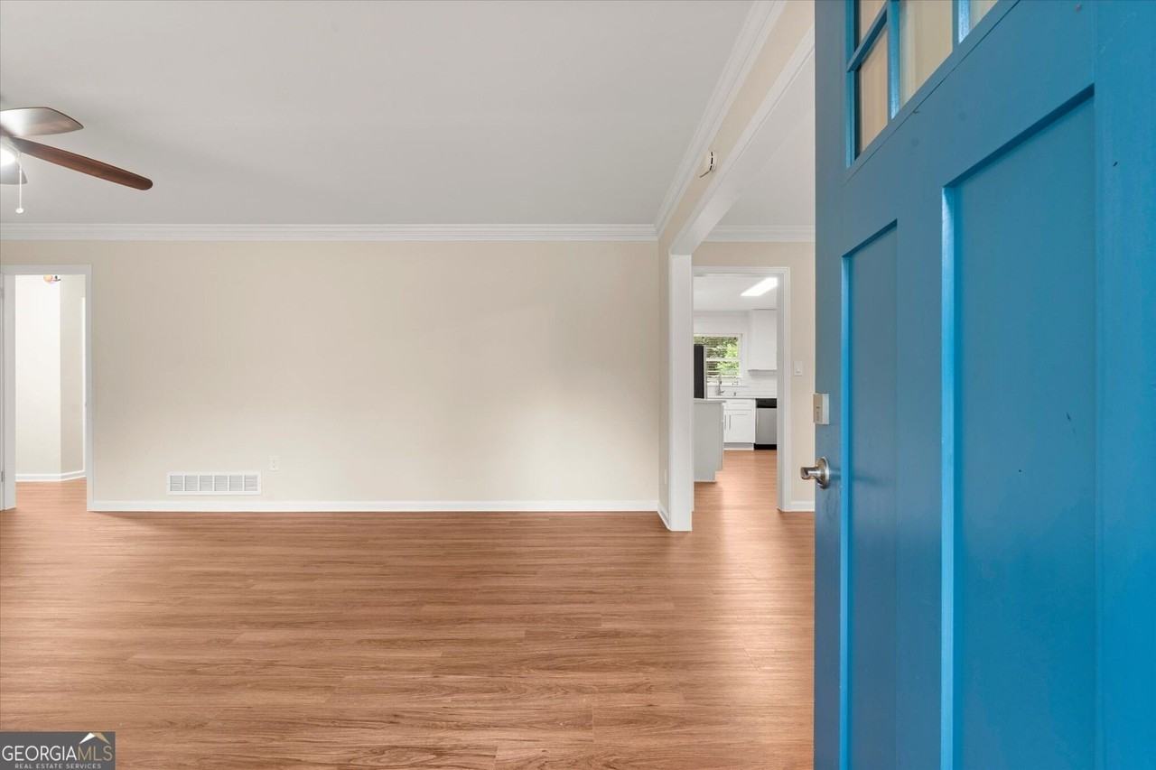 174 Cromwell Rd - Photo 4 of 42