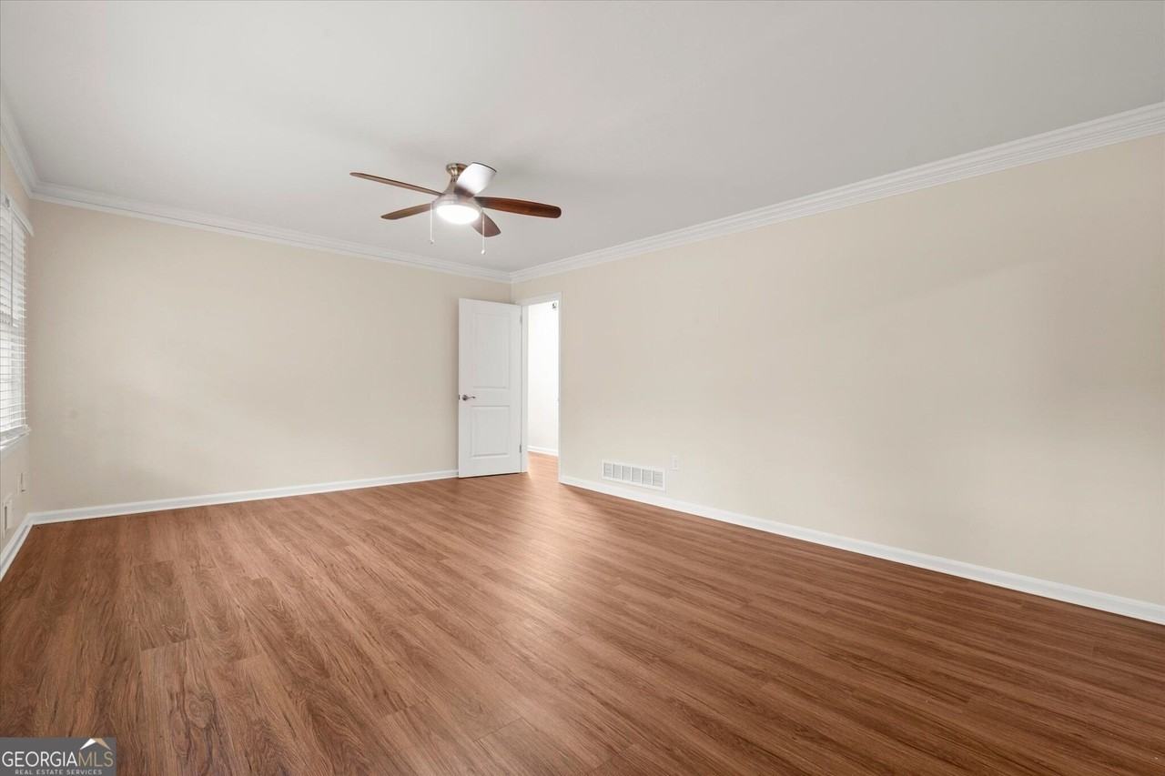 174 Cromwell Rd - Photo 6 of 42