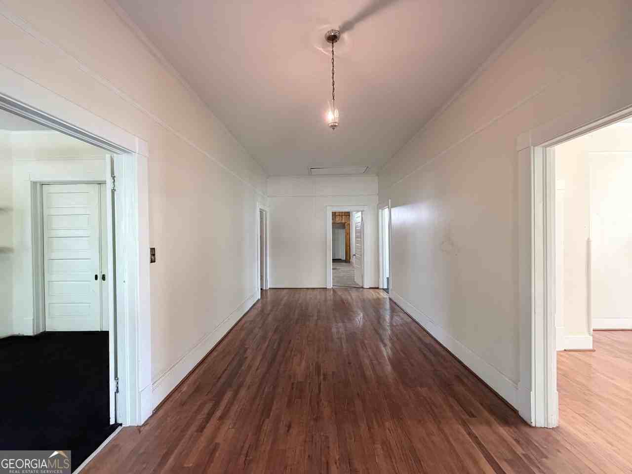605 S Jefferson St - Photo 3 of 17