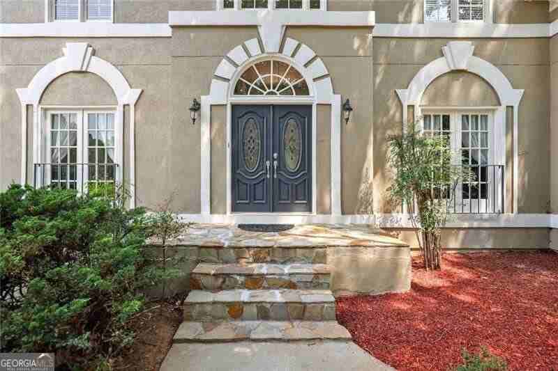 110 Weedon Ct - Photo 2 of 4
