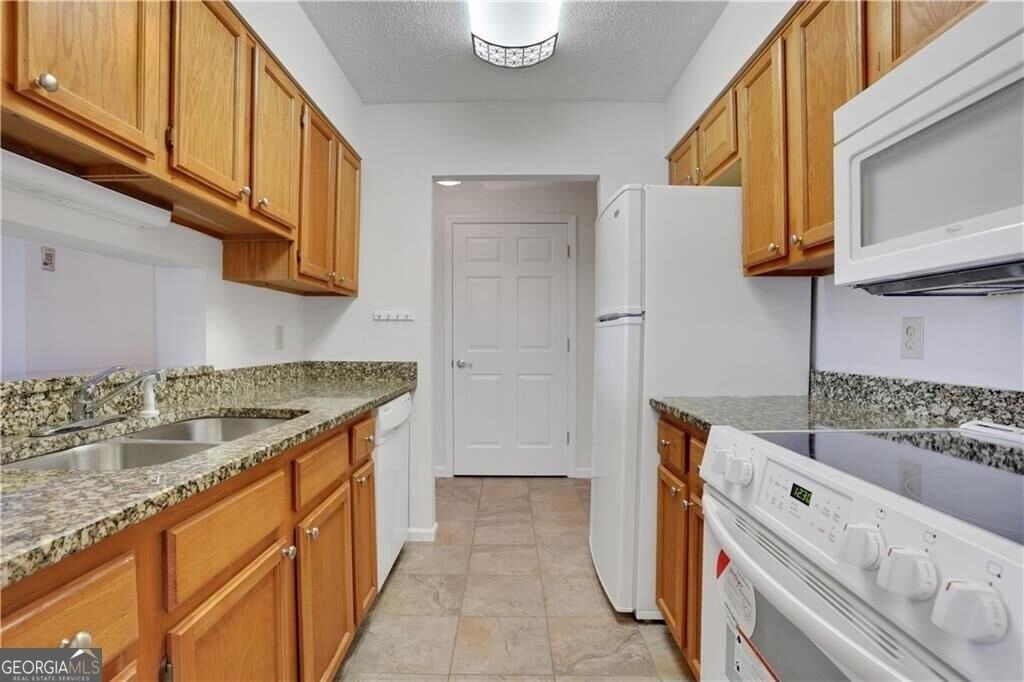 300 Johnson Ferry Rd Ne - Photo 4 of 26