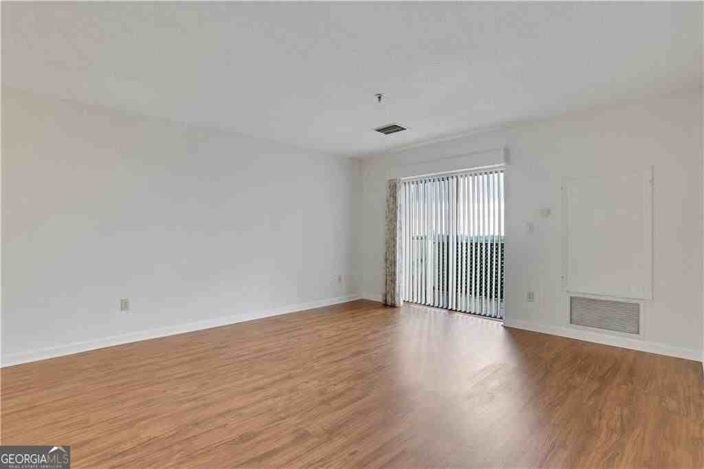 300 Johnson Ferry Rd Ne - Photo 7 of 26