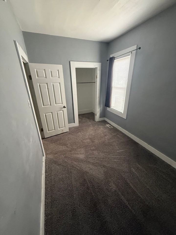 1322 Idaho St - Photo 3 of 12