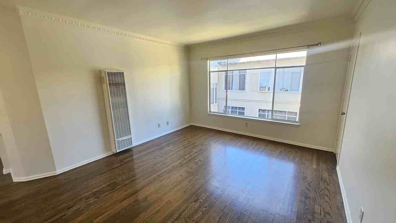 1625 North Hobart Boulevard #4 - Photo 2 of 9