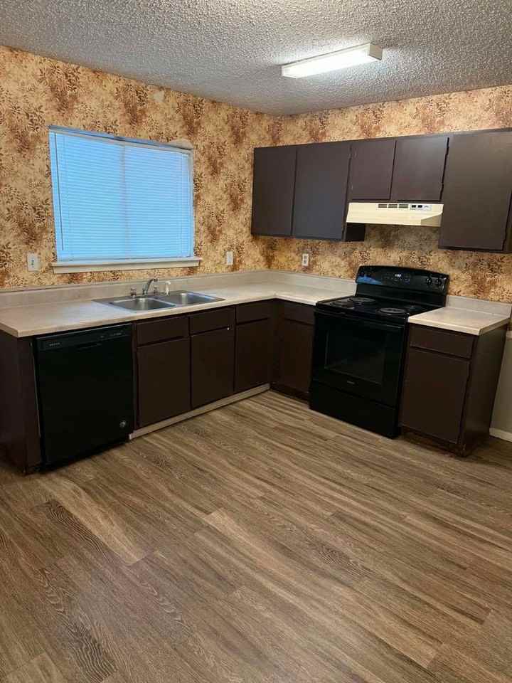 3735 Kriss Dr #15 - Photo 2 of 7