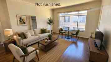 featured image of 1625 North Hobart Boulevard #4