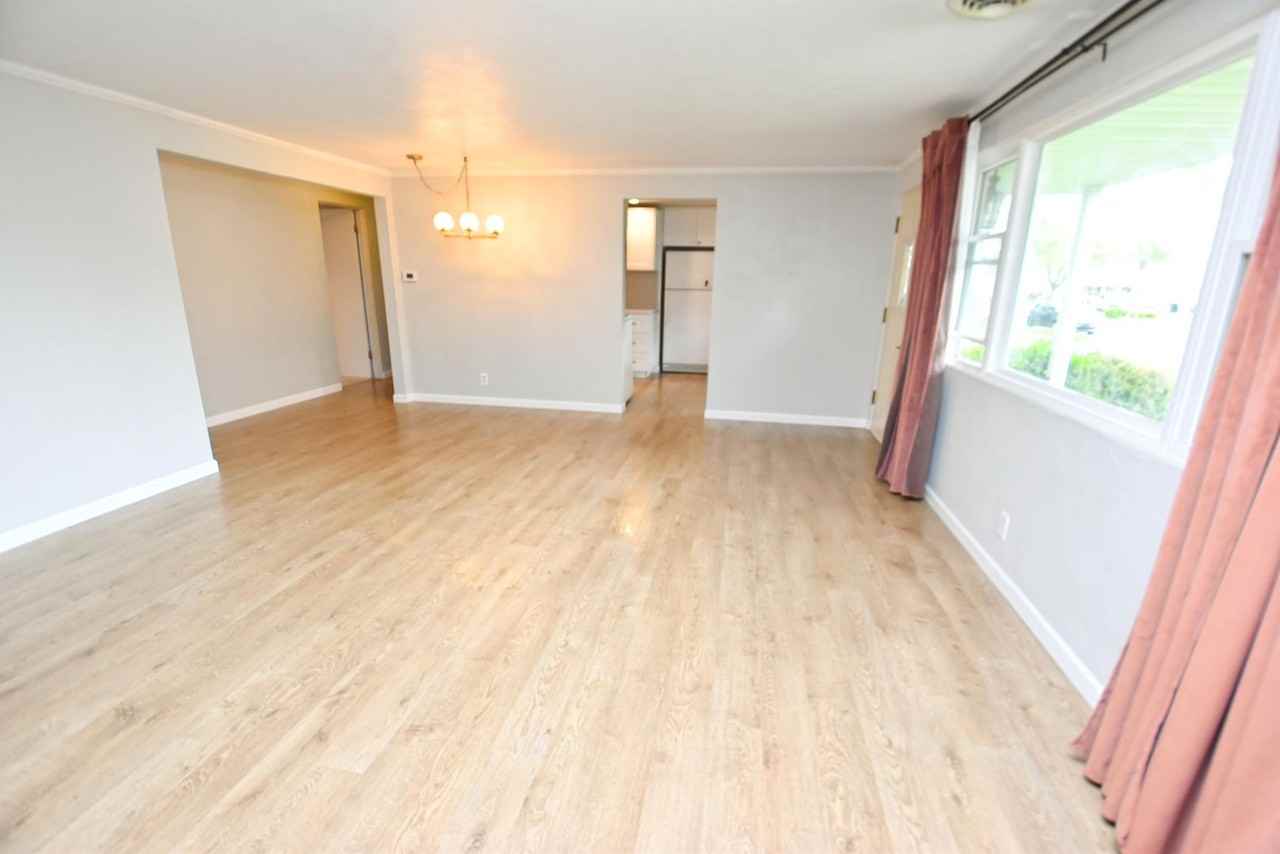 124 N Holiday Dr - Photo 3 of 23