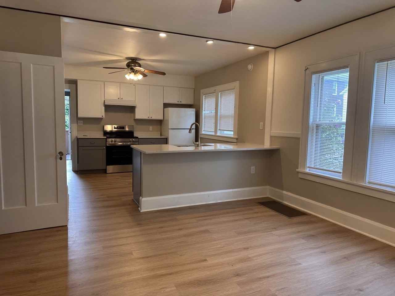 263 W 29th St - Photo 4 of 17