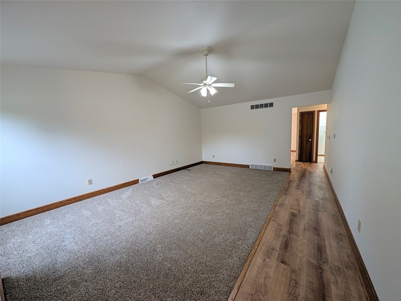 4851 Ridge Pkwy - Photo 5 of 27