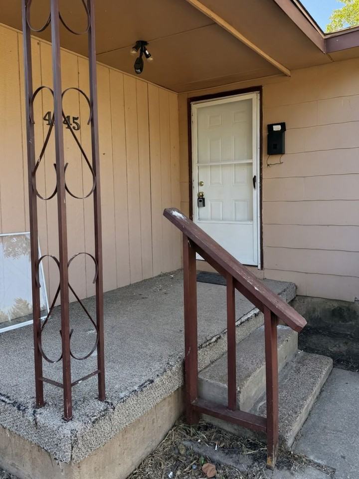 4345 Cunningham Dr - Photo 2 of 16